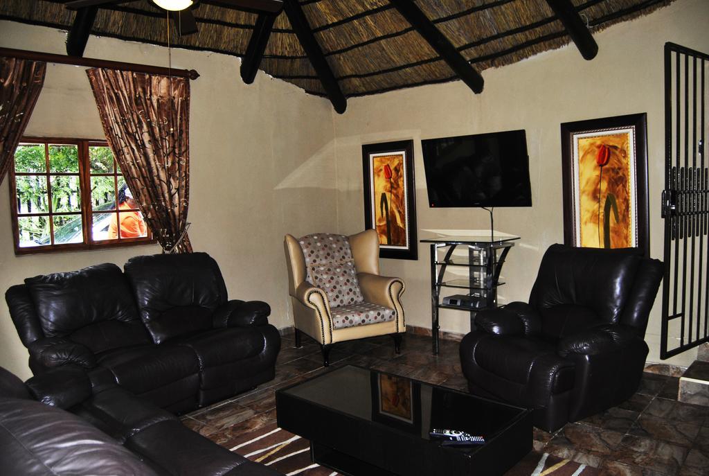 Birch Tree Cottage โจฮันเนสเบิร์ก ภายนอก รูปภาพ