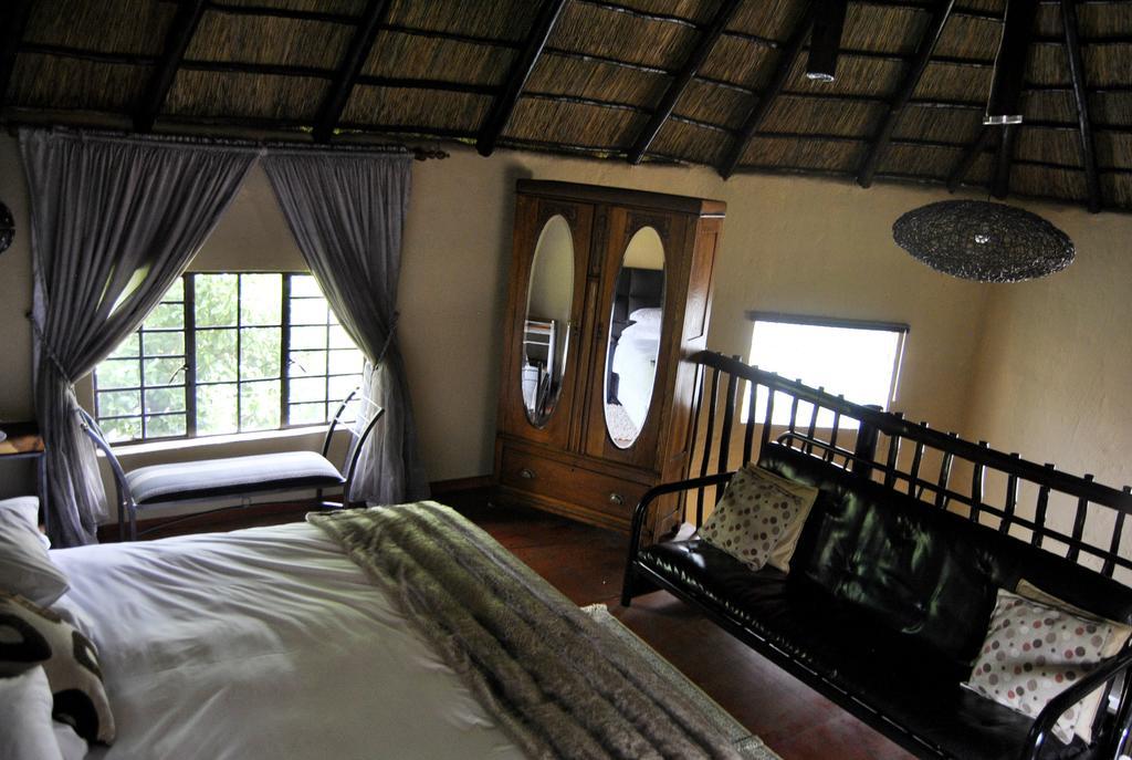 Birch Tree Cottage โจฮันเนสเบิร์ก ภายนอก รูปภาพ