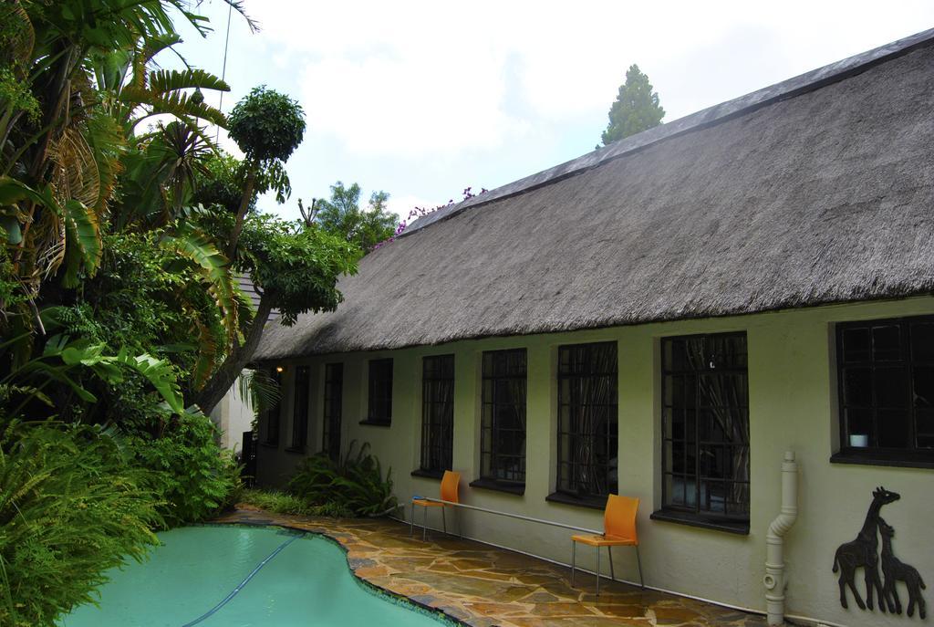 Birch Tree Cottage โจฮันเนสเบิร์ก ภายนอก รูปภาพ