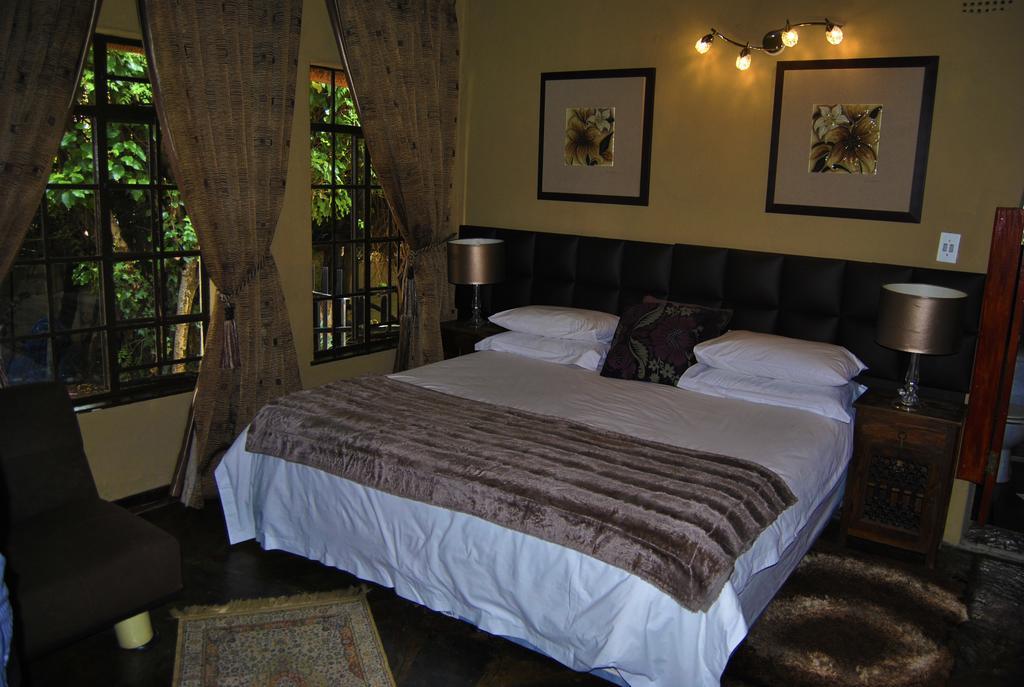 Birch Tree Cottage โจฮันเนสเบิร์ก ภายนอก รูปภาพ