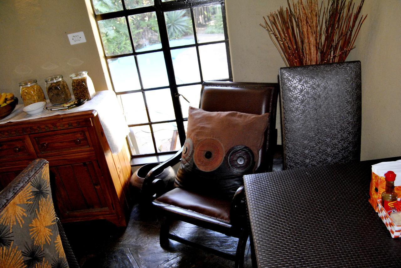 Birch Tree Cottage โจฮันเนสเบิร์ก ภายนอก รูปภาพ